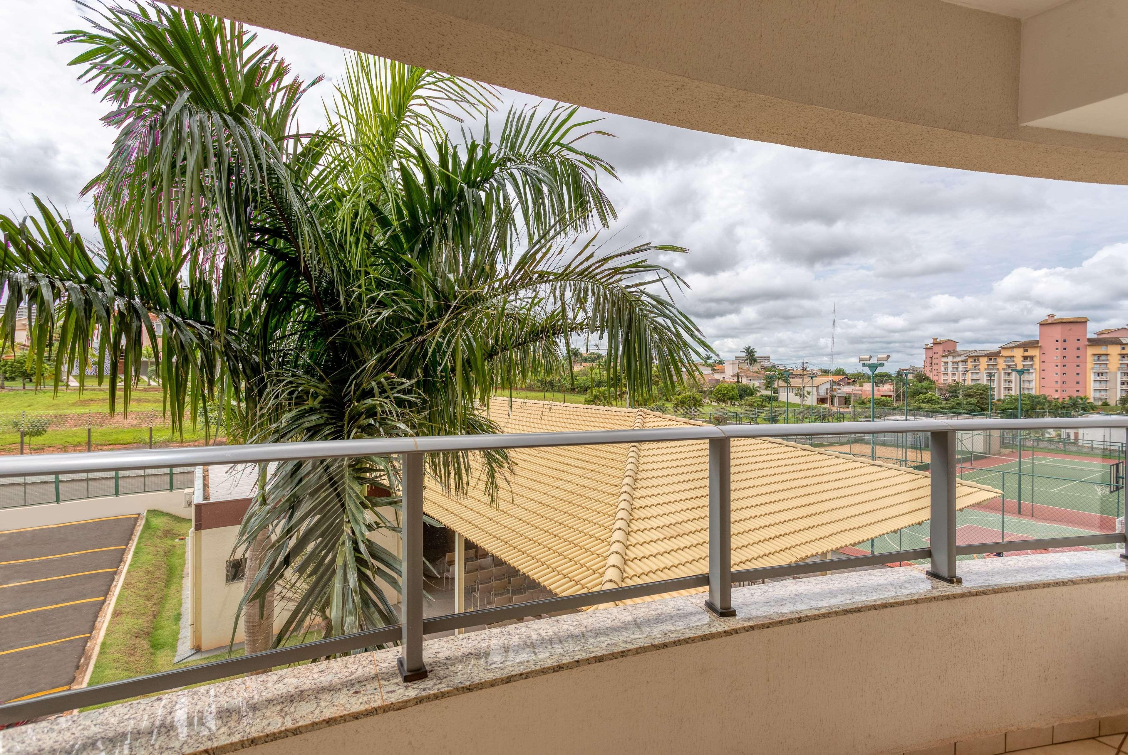 Wyndham Olimpia Royal Hotels Bagian luar foto A view of the city from a balcony