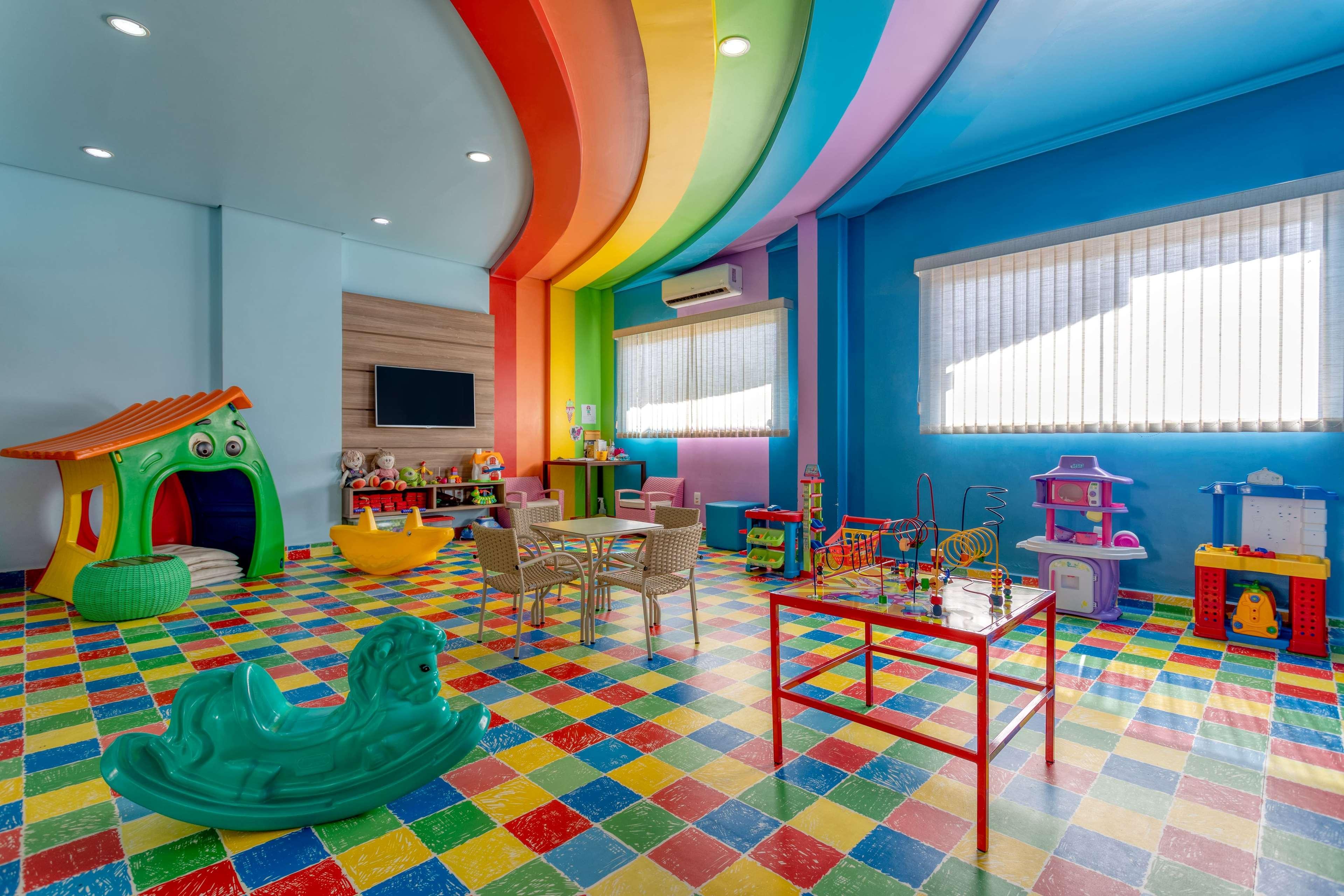 Wyndham Olimpia Royal Hotels Bagian luar foto A nursery in Thailand