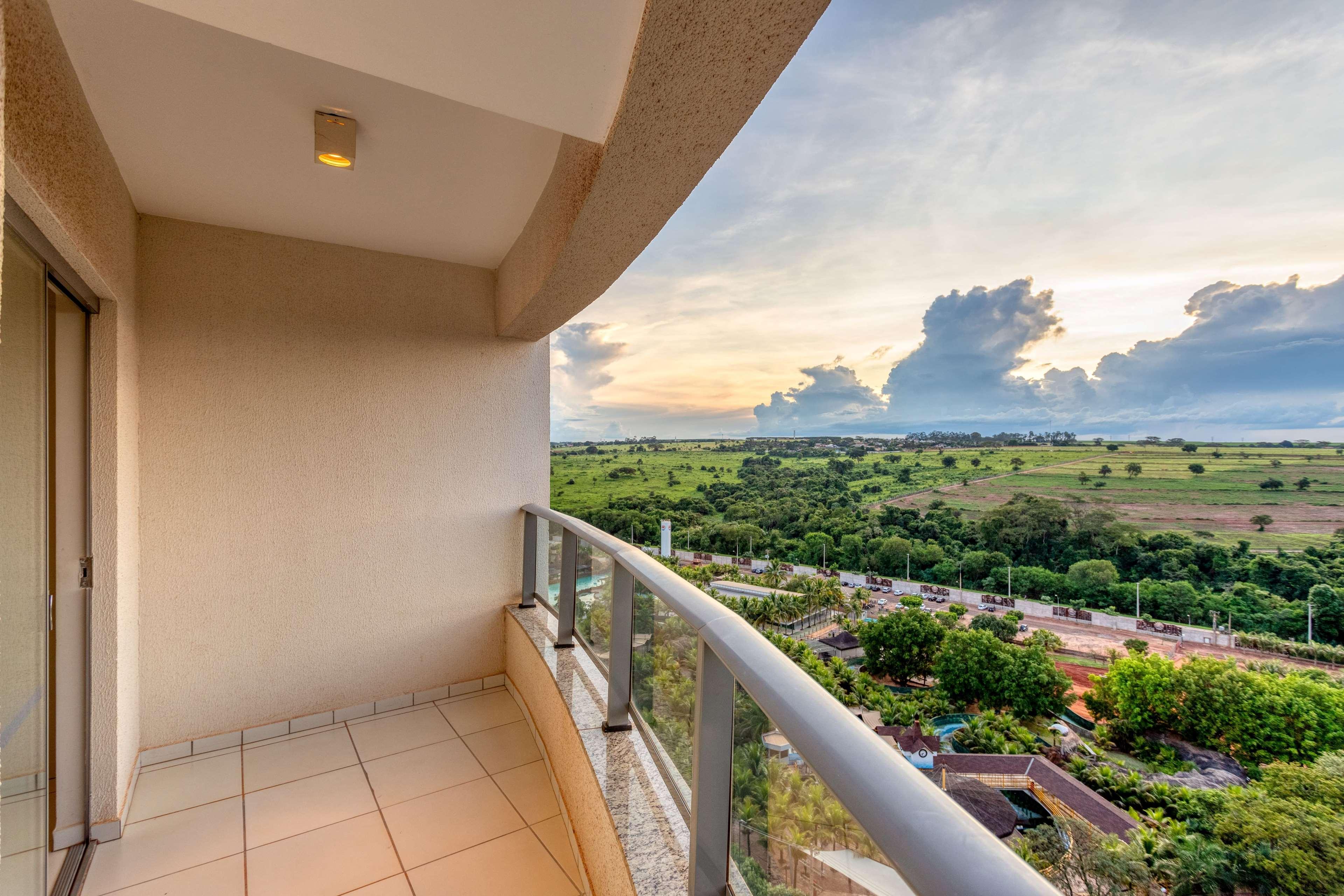Wyndham Olimpia Royal Hotels Bagian luar foto A balcony