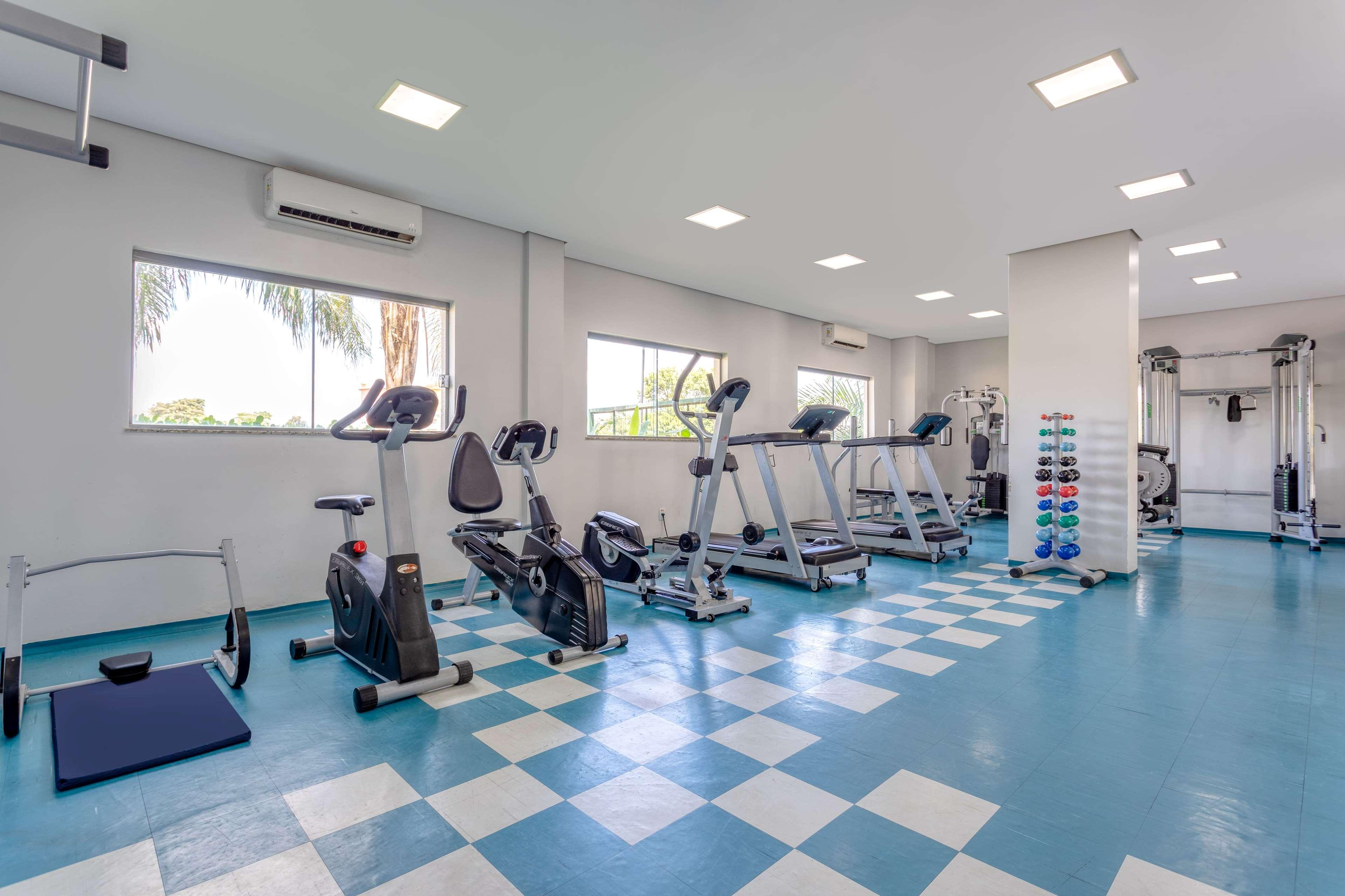 Wyndham Olimpia Royal Hotels Bagian luar foto The gym