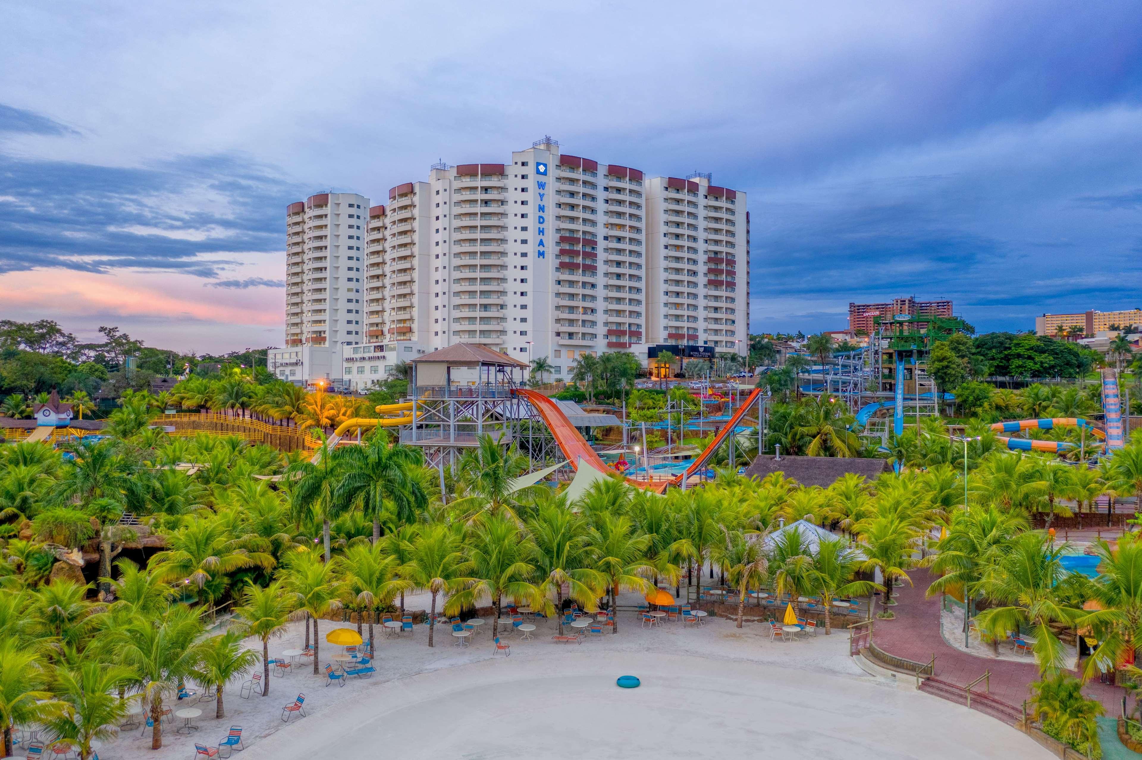 Wyndham Olimpia Royal Hotels Bagian luar foto View of the hotel